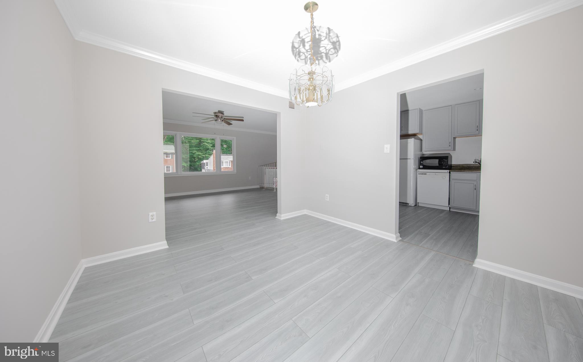 13806 Delaney Road Woodbridge, VA 22193 - Photo 4 of 10 Separate dining room access to kitchen and deck