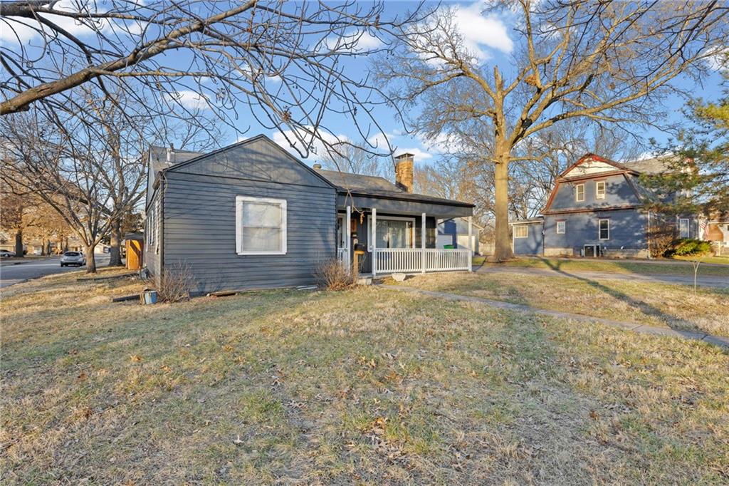 829 West 5th Street Ottawa, KS 66067 - Photo 2 of 35