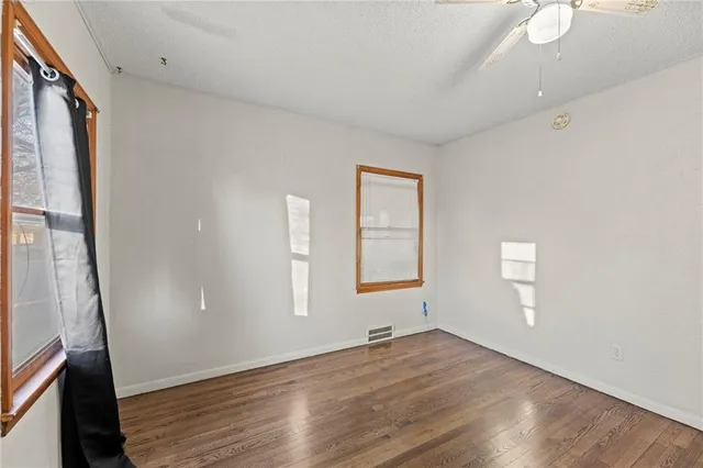 $239,000 | 829 West 5th Street, Ottawa, KS 66067