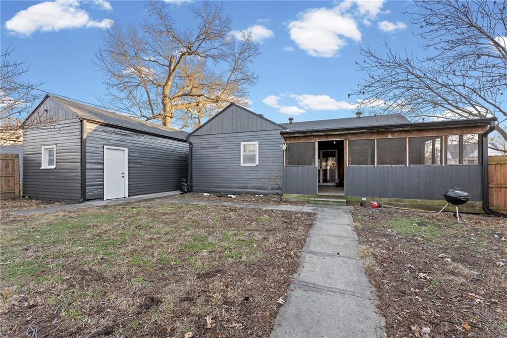 829 West 5th Street Ottawa, KS 66067 - Photo 32 of 35