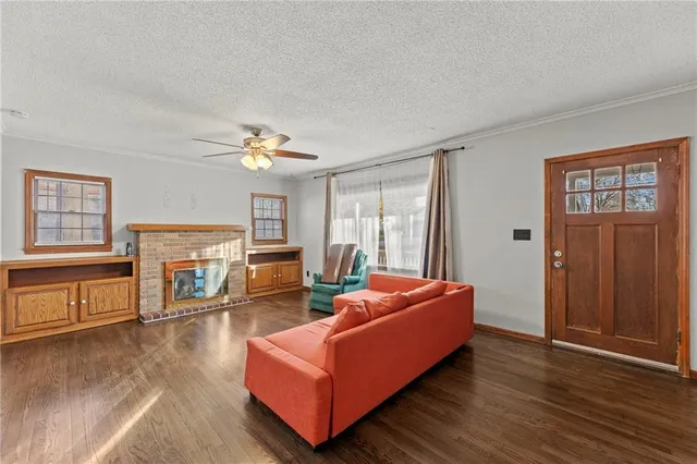 $239,000 | 829 West 5th Street, Ottawa, KS 66067