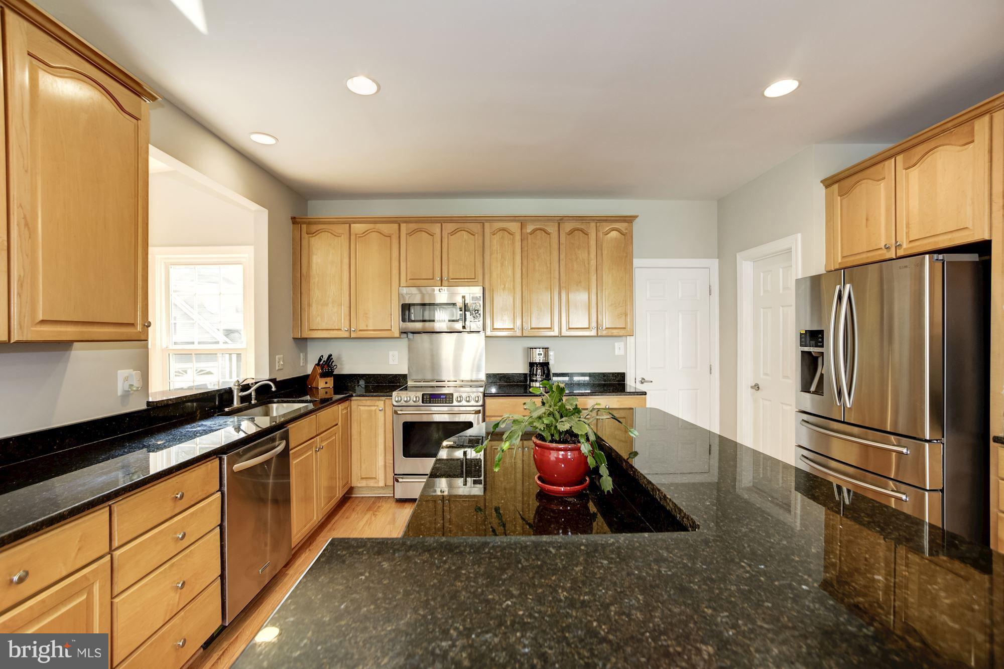 6205 Cardinal Brook Court Springfield, VA 22152 - Photo 14 of 30 Kitchen