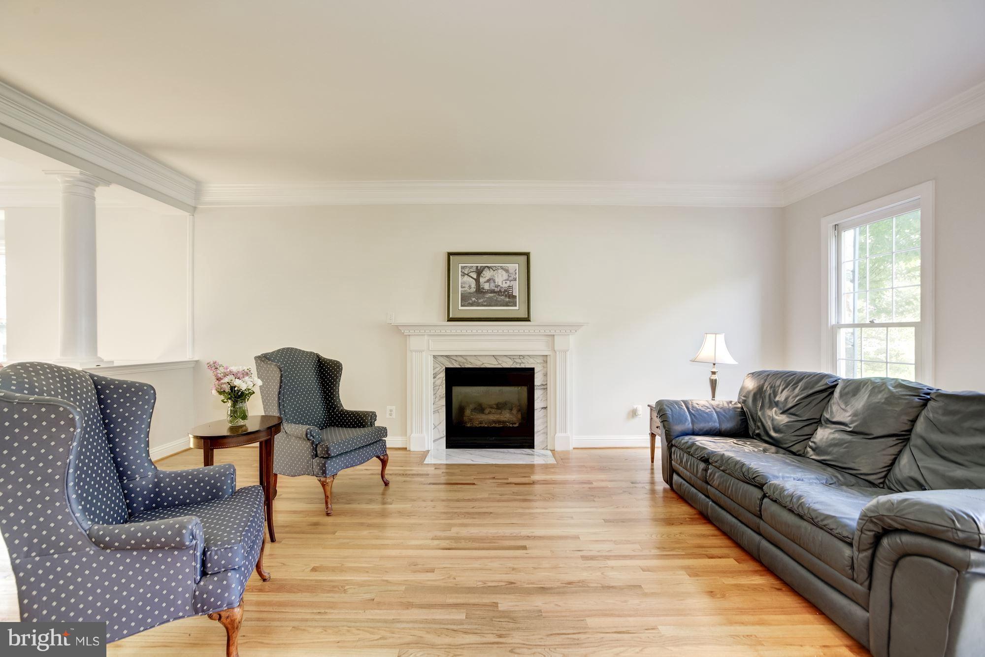 6205 Cardinal Brook Court Springfield, VA 22152 - Photo 3 of 30 Living Room