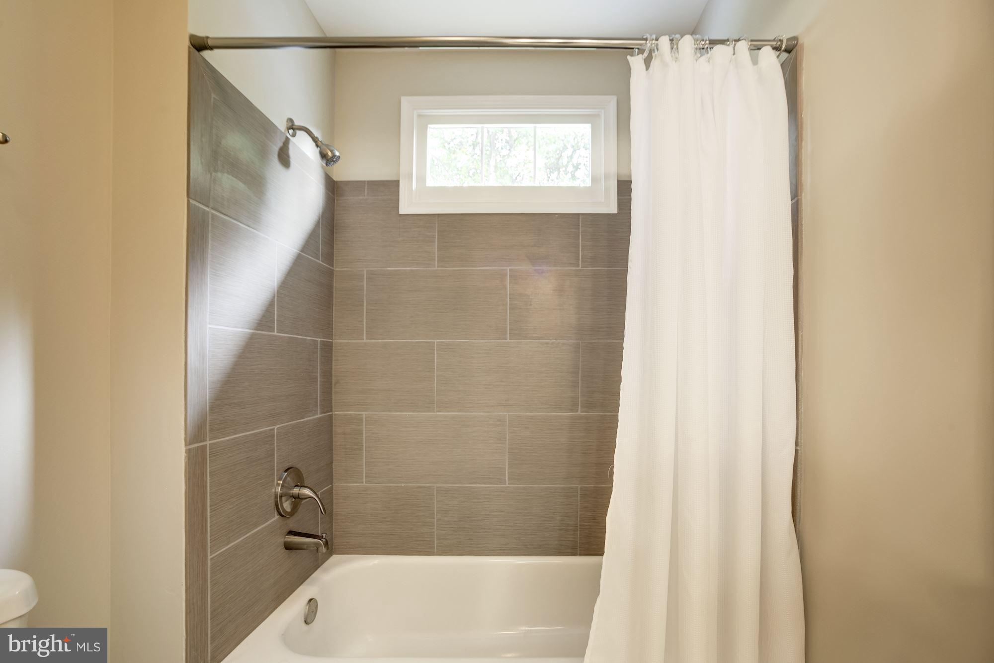 6205 Cardinal Brook Court Springfield, VA 22152 - Photo 23 of 30 Bath