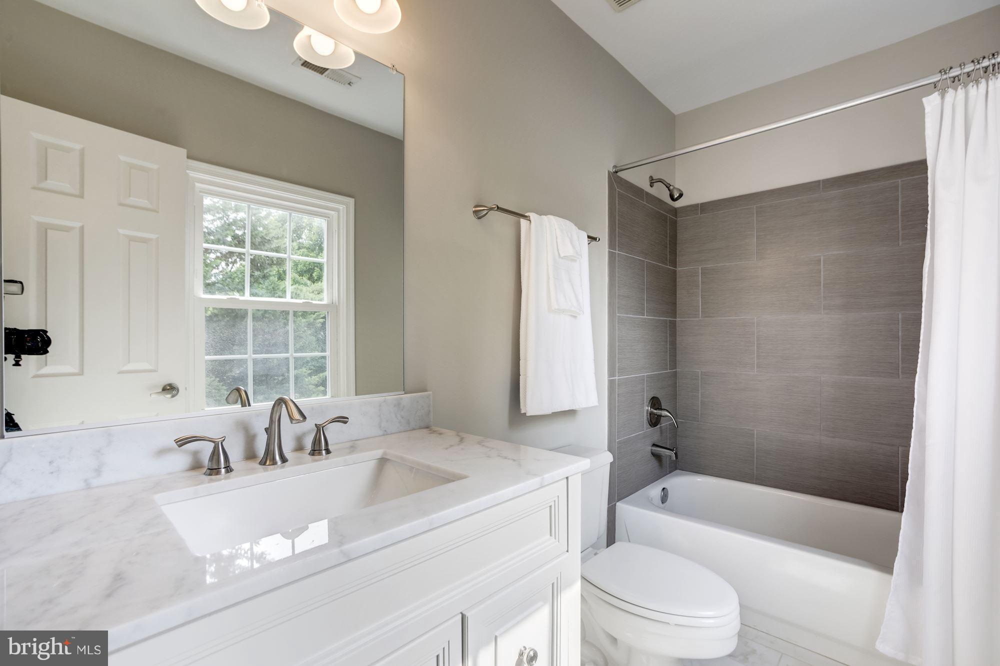 6205 Cardinal Brook Court Springfield, VA 22152 - Photo 25 of 30 Bath
