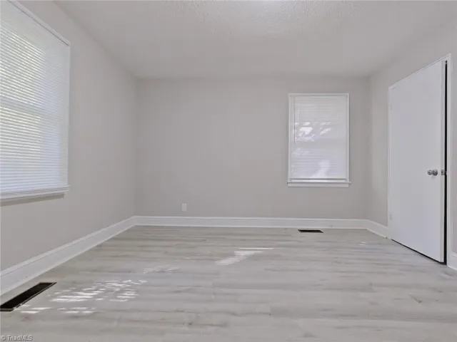 $1,075 | 1446 North Hamilton Street, High Point, NC 27262