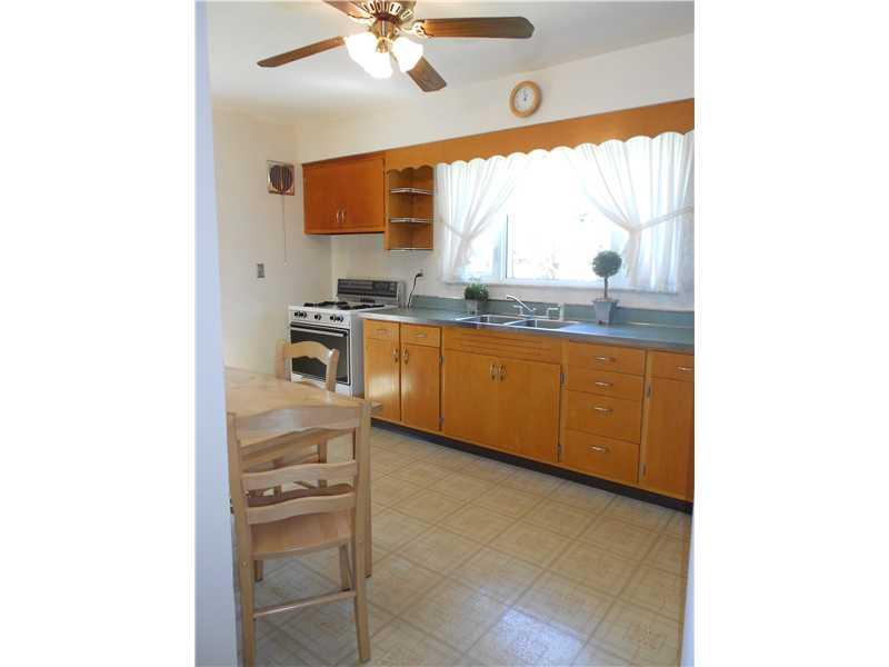 3828 Shepard Road Gibsonia, PA 15044 - Photo 4 of 15 Kitchen.
