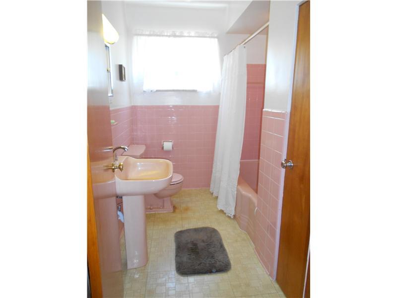 3828 Shepard Road Gibsonia, PA 15044 - Photo 10 of 15 Full Bath.