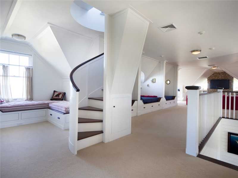 14 Aloha Road Westerly, RI 02891 - Photo 17 of 25 Den/Family/Great Room. Steps to skywalk