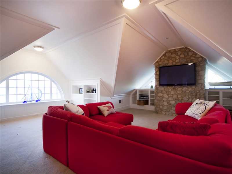 14 Aloha Road Westerly, RI 02891 - Photo 19 of 25 Den/Family/Great Room.