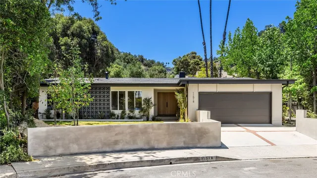 $2,300,000 | 11518 Dona Dorotea Drive, Studio City, CA 91604