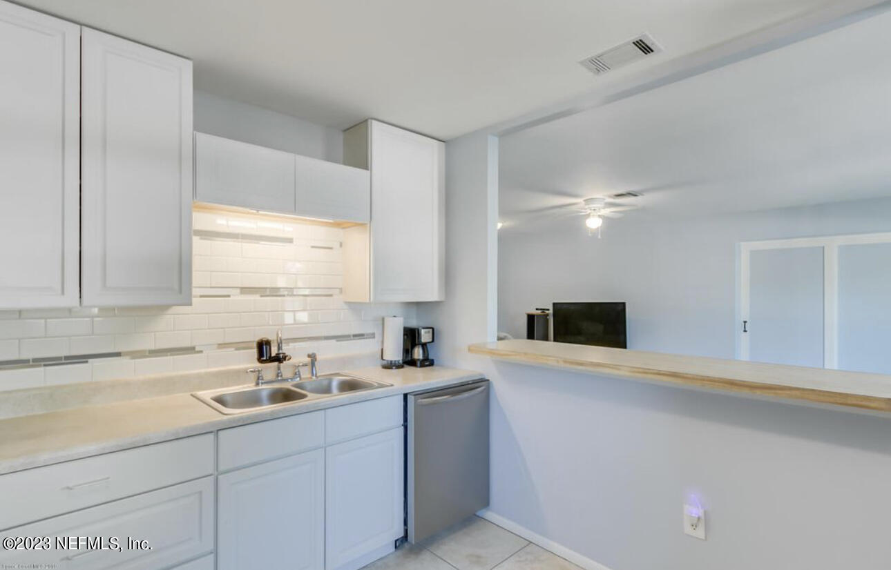 2147 Warwick Road Melbourne, FL 32935 - Photo 5 of 10 IMG-3482