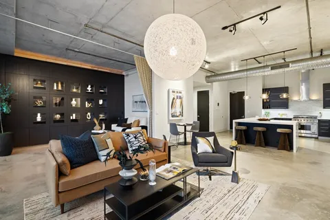 $825,000 | 800 West 5th Street, Unit 703, Austin, TX 78703