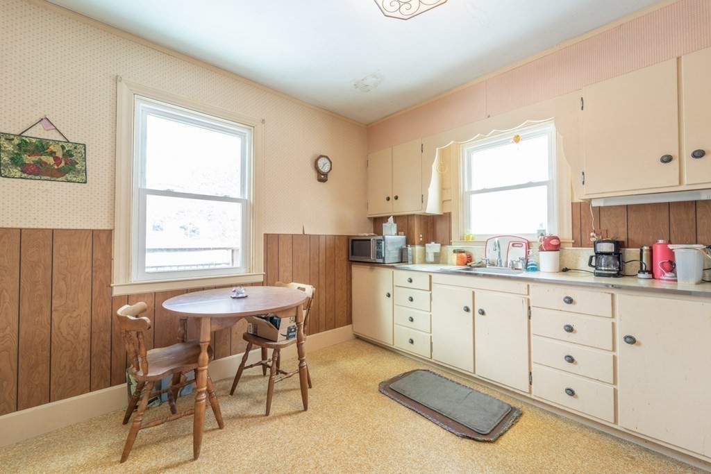 53 Davidson Road Worcester, MA 01605 - Photo 6 of 28 Gallery Image 6