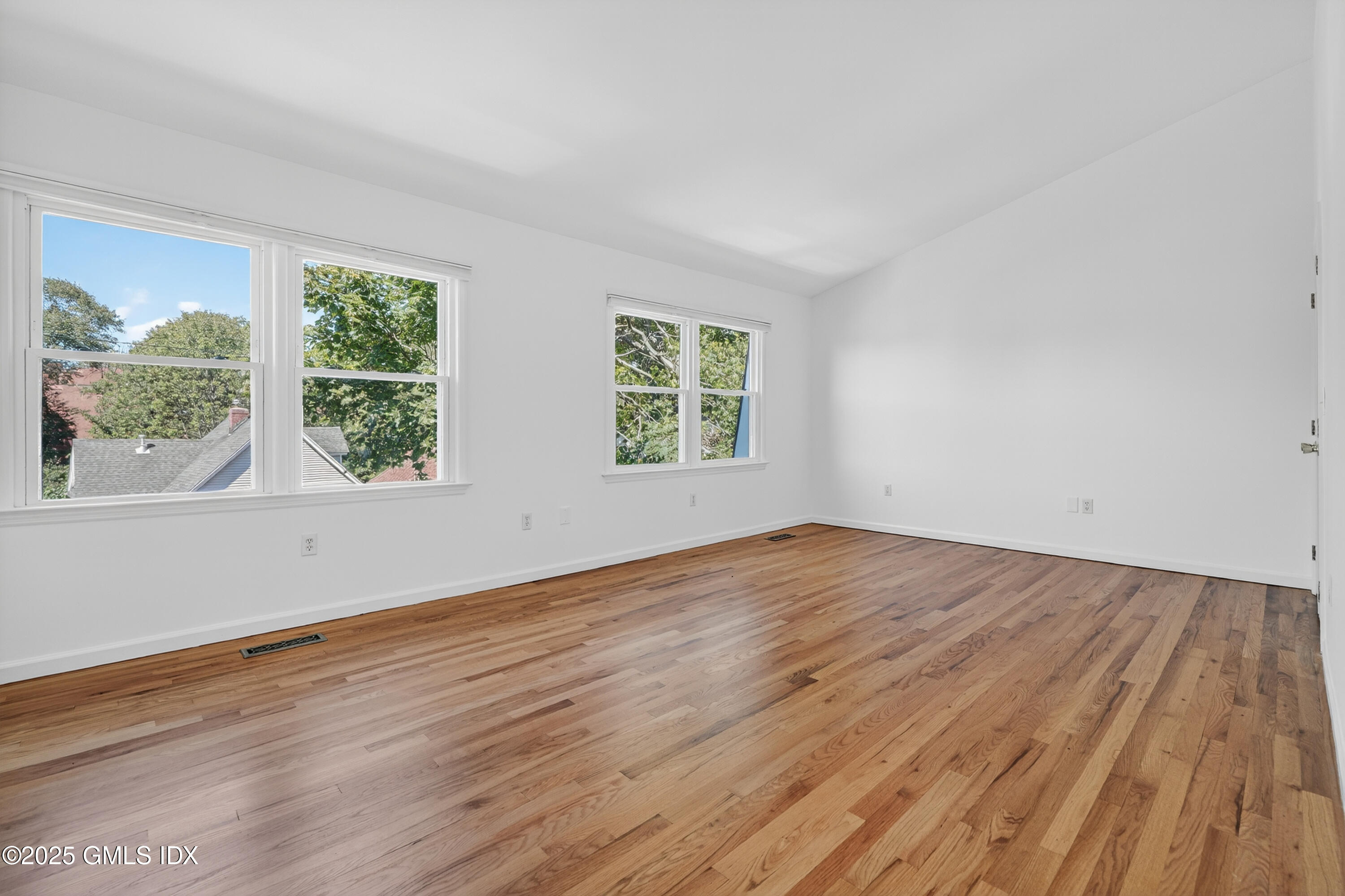 55 Locust Street, Unit B Greenwich, CT 06830 - Photo 15 of 33 24-HTV3015