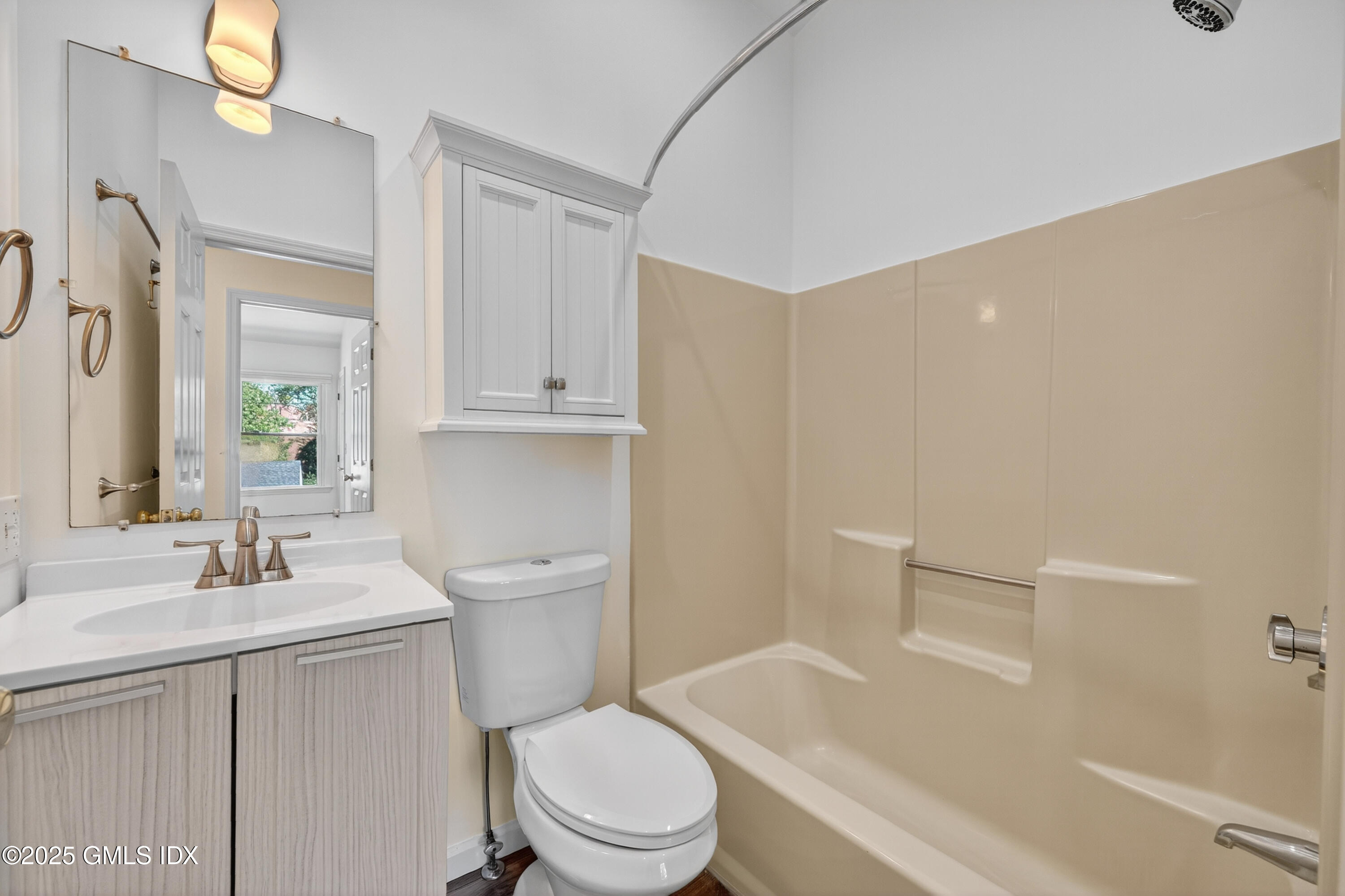 55 Locust Street, Unit B Greenwich, CT 06830 - Photo 19 of 33 28-HTV3019