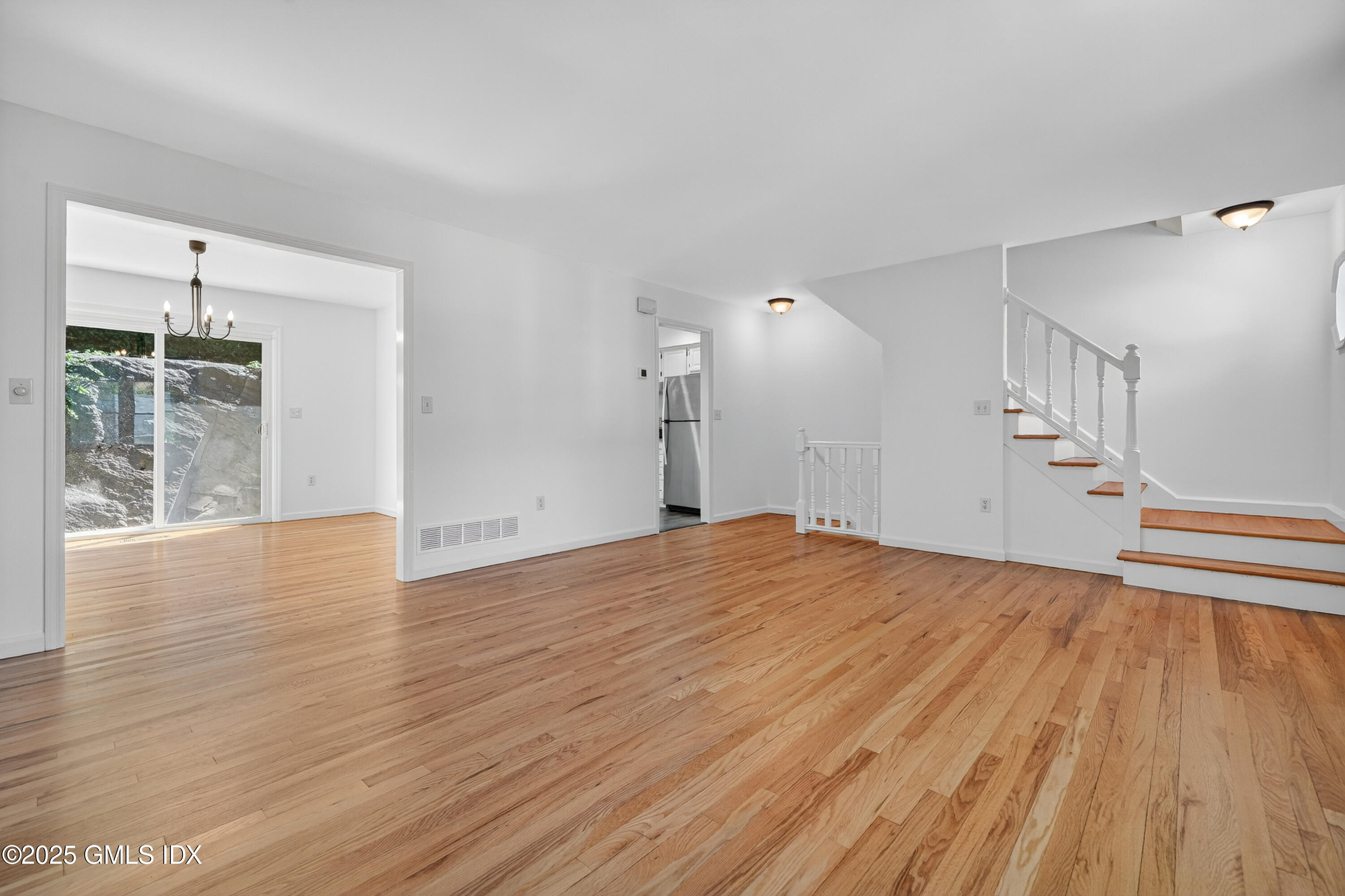 55 Locust Street, Unit B Greenwich, CT 06830 - Photo 8 of 33 14-HTV3029
