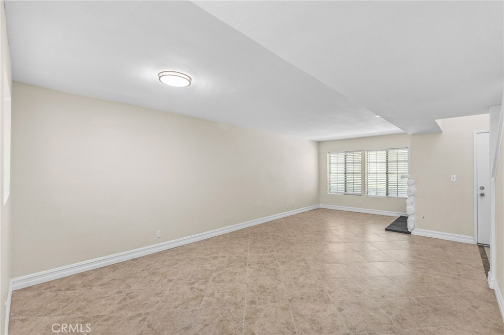 174 West Walnut Avenue, Unit B Rialto, CA 92376 - Photo 5 of 25