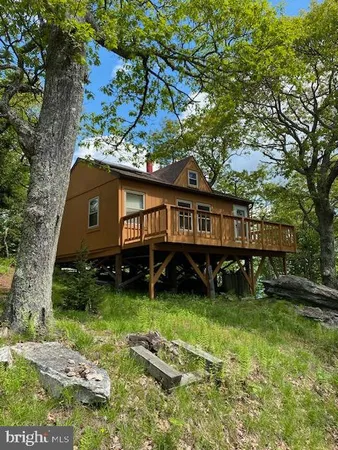 $189,000 | 39 Kile Knob Road, Franklin, WV 26807