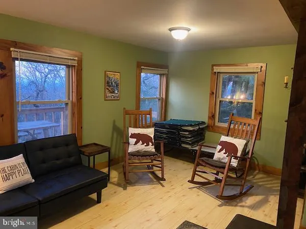 $189,000 | 39 Kile Knob Road, Franklin, WV 26807