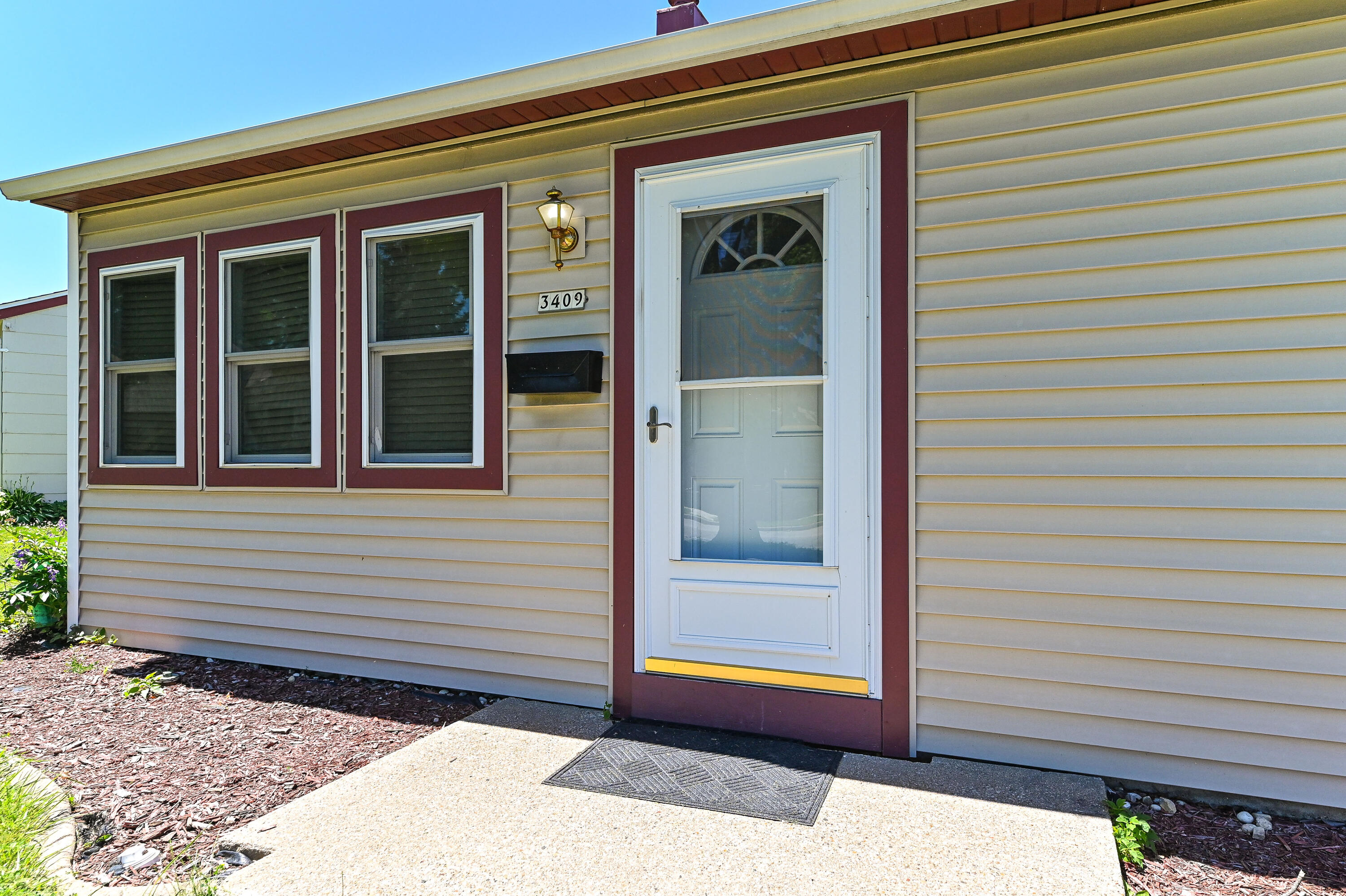 3409 South 20th Street Milwaukee, WI 53215 - Photo 5 of 28 s 20th-5