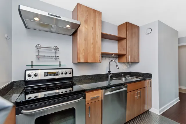 $3,450 | 30 East Huron Street, Unit 3602, Chicago, IL 60611