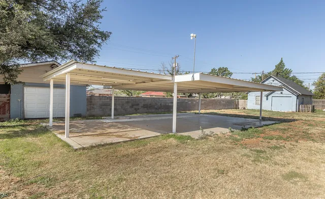 $290,000 | 304 Cactus Drive, Levelland, TX 79336