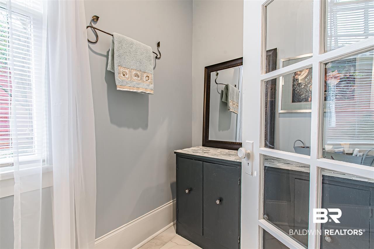 208 Tuttle Avenue Mobile, AL 36604 - Photo 30 of 50