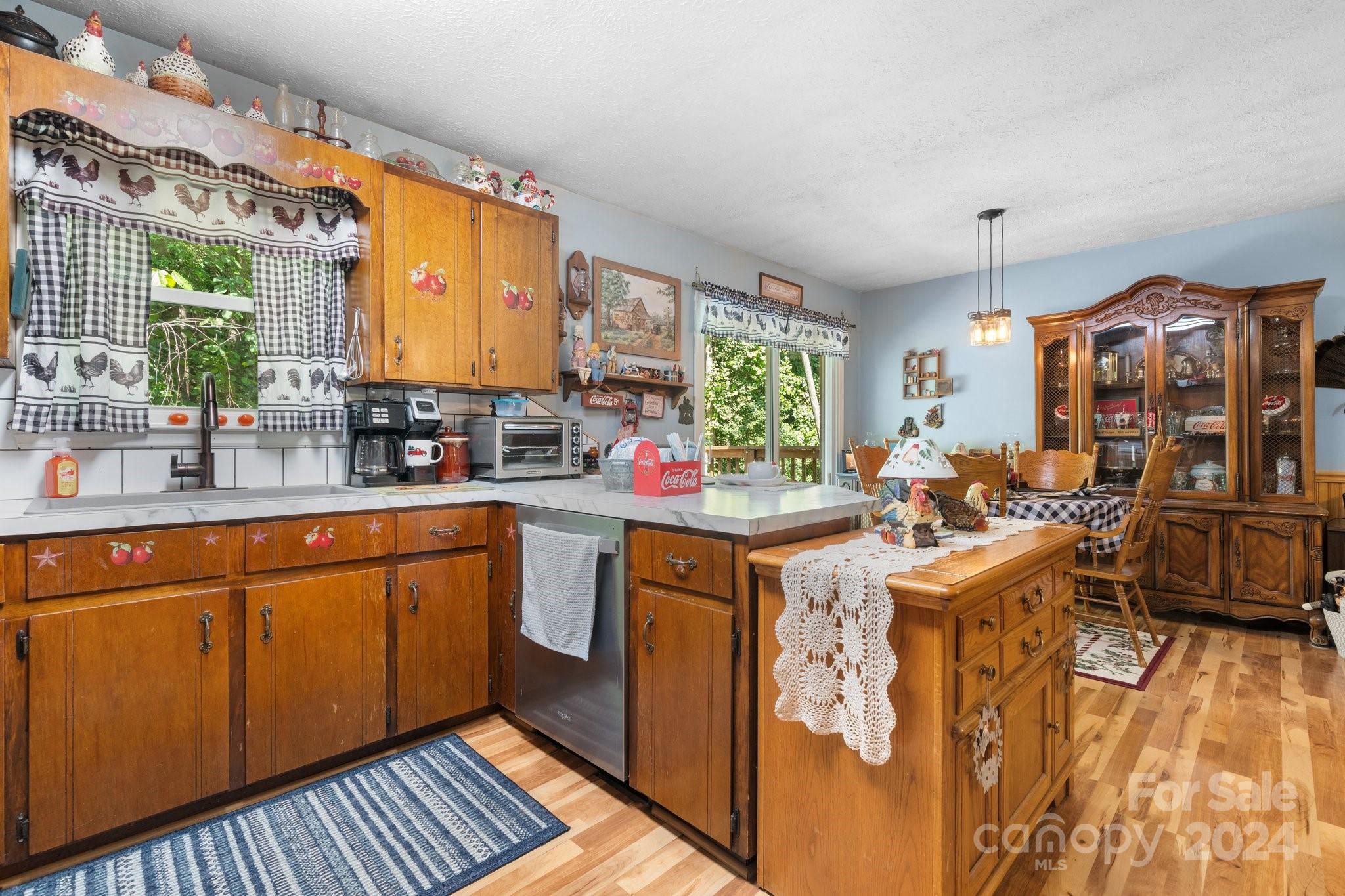 136 Summers Road Morganton, NC 28655 - Photo 3 of 27 Gallery Image 3
