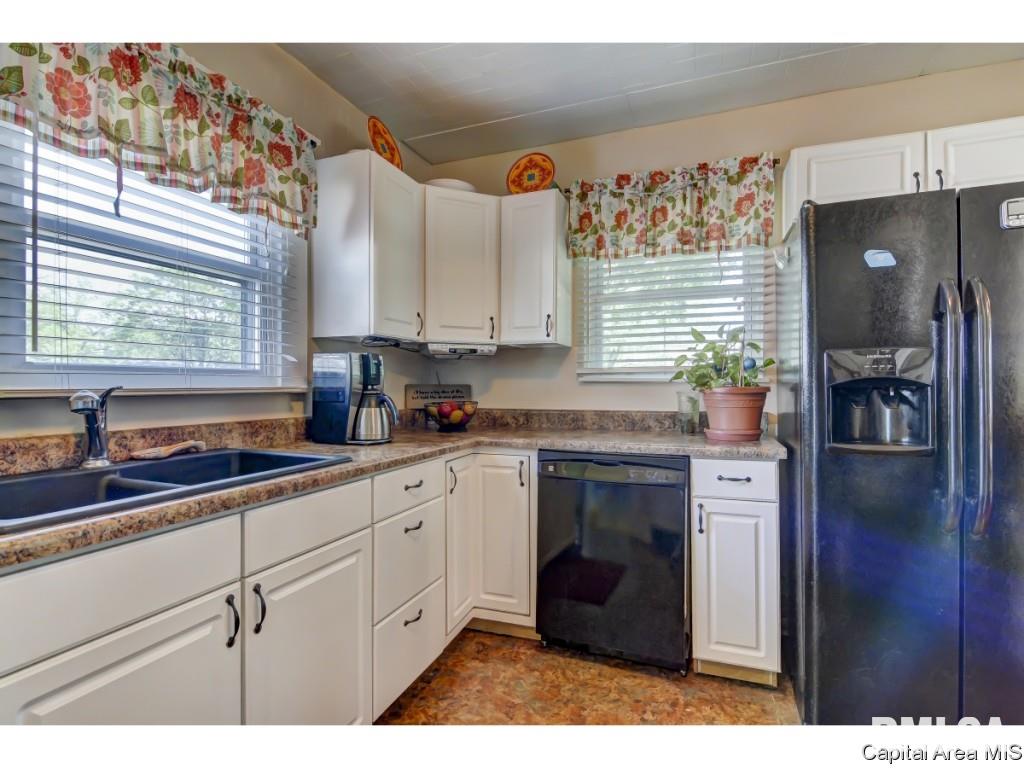 2264 Yale Boulevard Springfield, IL 62703 - Photo 5 of 28 Gallery Image 5