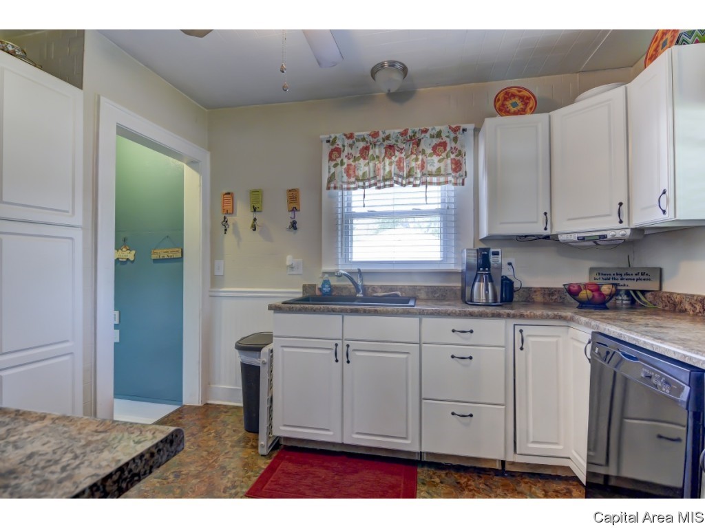 2264 Yale Boulevard Springfield, IL 62703 - Photo 8 of 28 Gallery Image 8