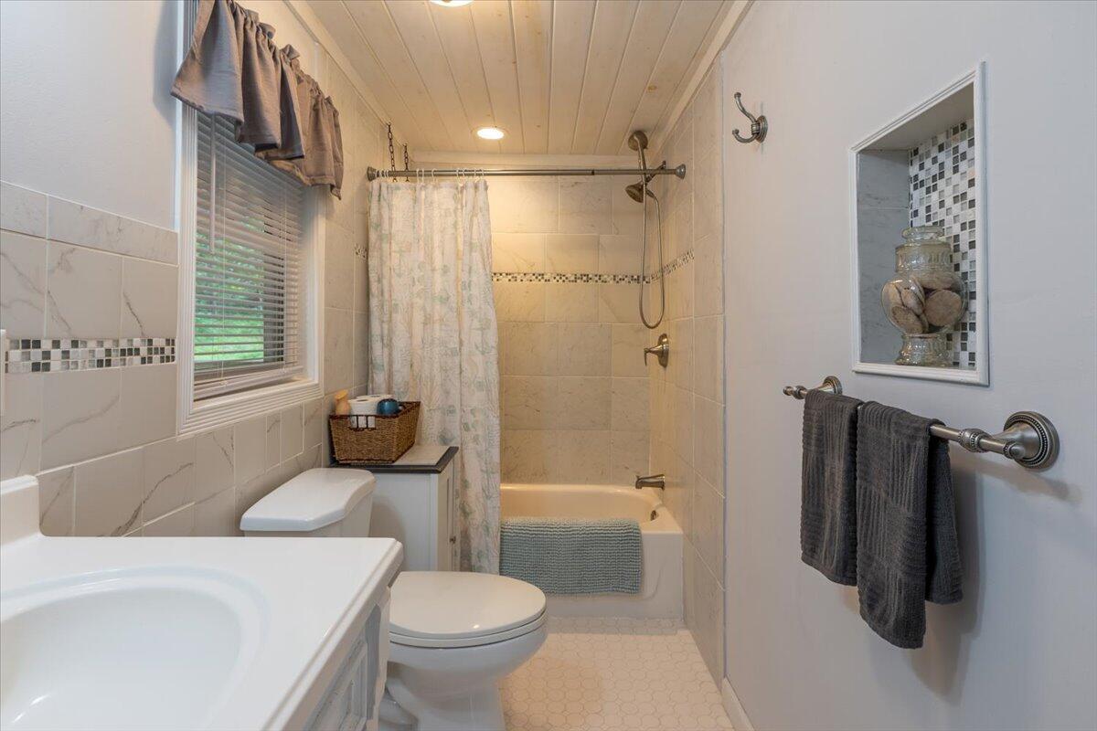 25 Pineview Ridge Road Boothbay, ME 04537 - Photo 23 of 36