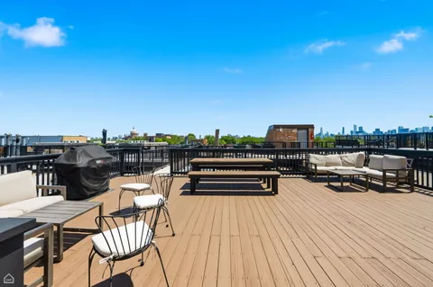 $489,000 | 1728 North Damen Avenue, Unit 309, Chicago, IL 60647
