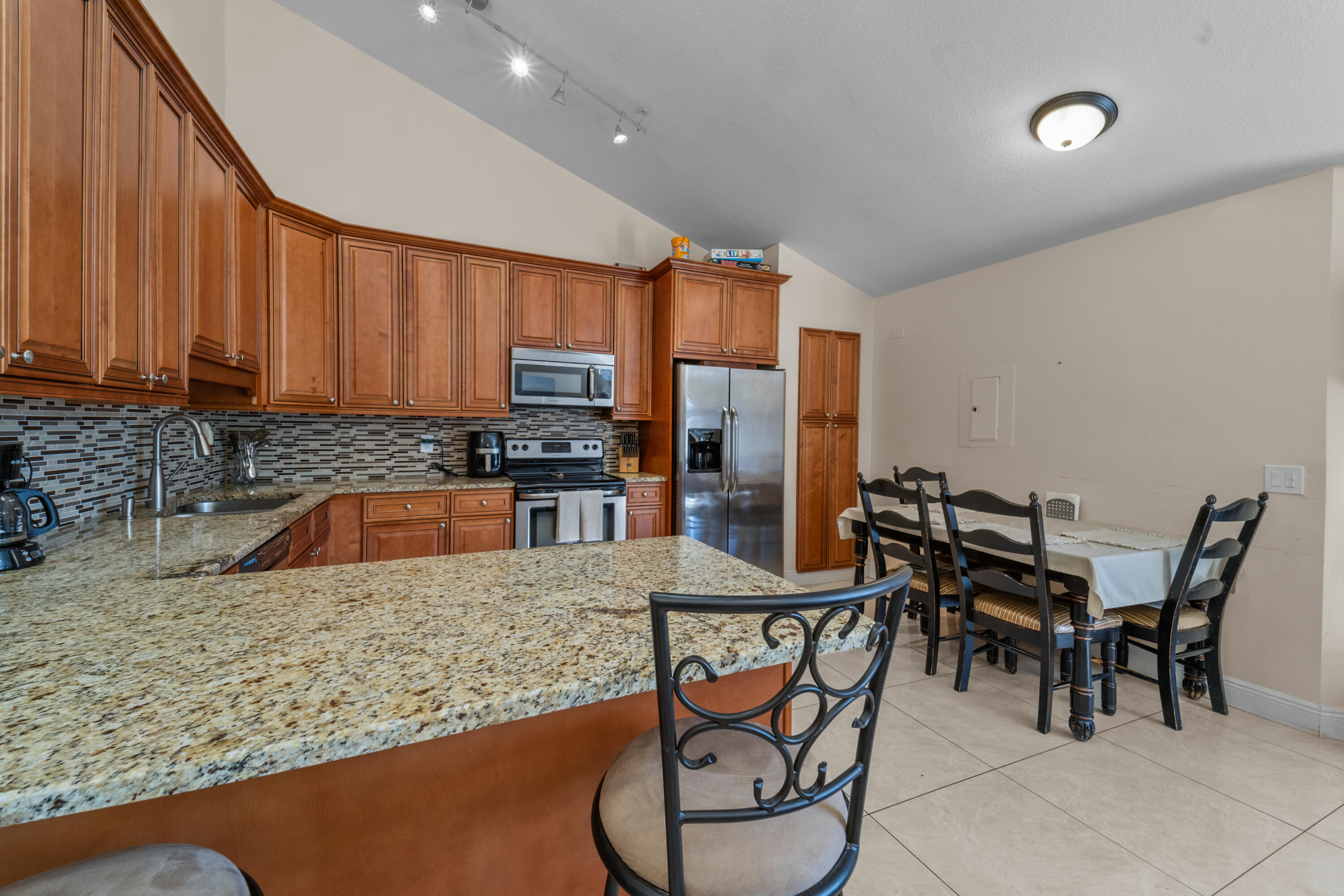 9641 Boca Gardens Parkway, Unit D Boca Raton, FL 33496 - Photo 14 of 27 B6687394-4C33-4C7C-A3CC-9D2C08D39B1A