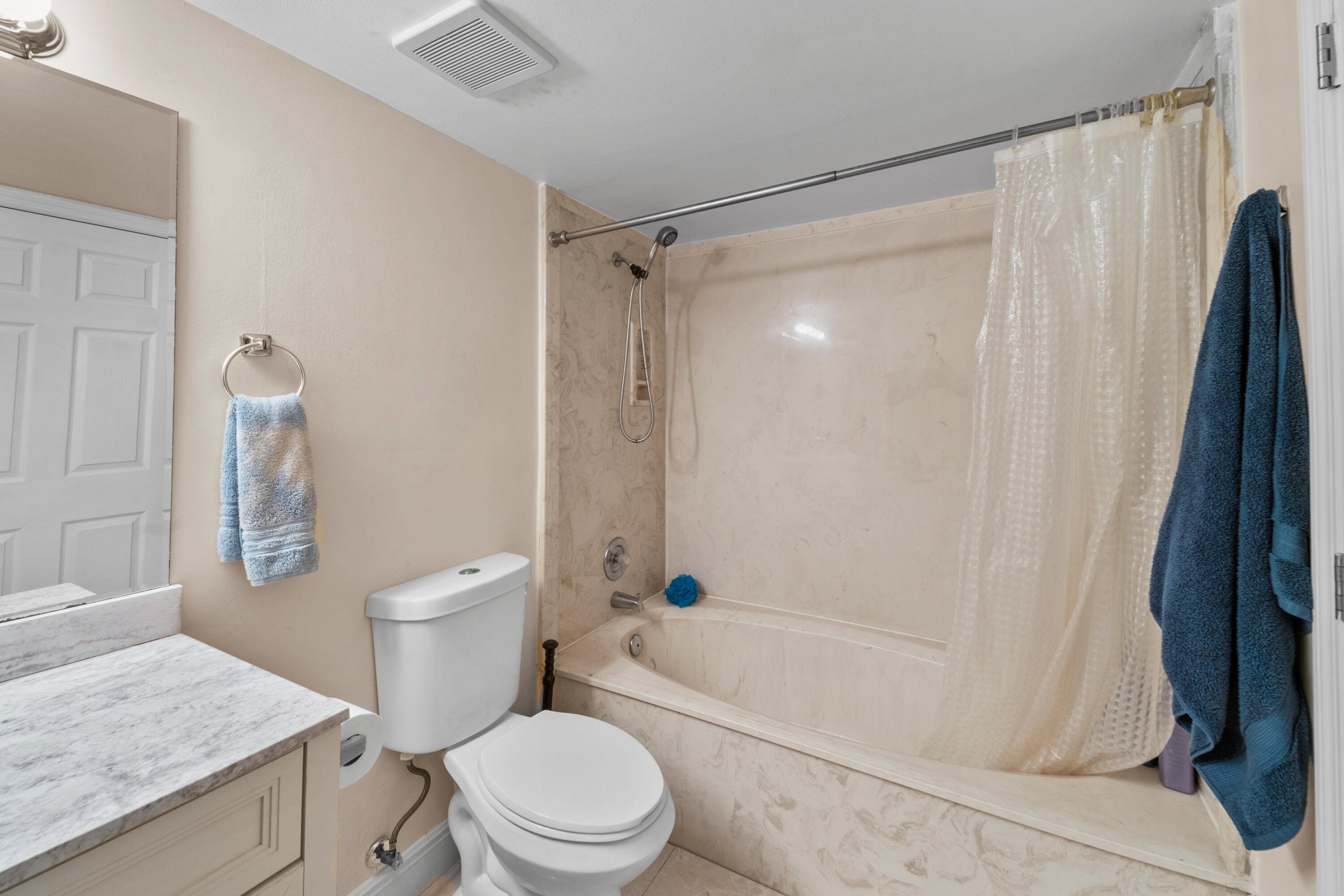 9641 Boca Gardens Parkway, Unit D Boca Raton, FL 33496 - Photo 21 of 27 Master bathroom