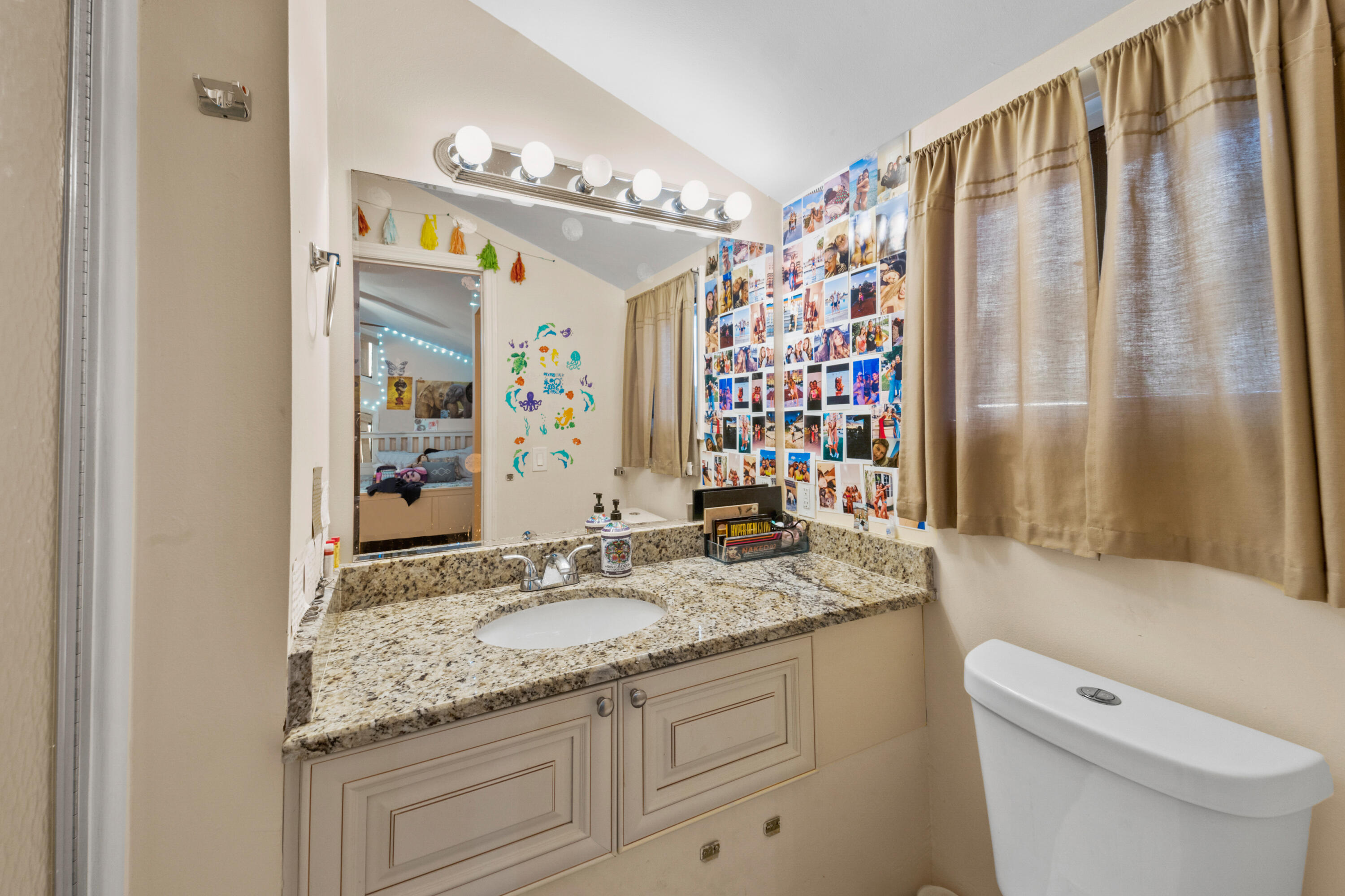 9641 Boca Gardens Parkway, Unit D Boca Raton, FL 33496 - Photo 25 of 27 2nd full bathroom