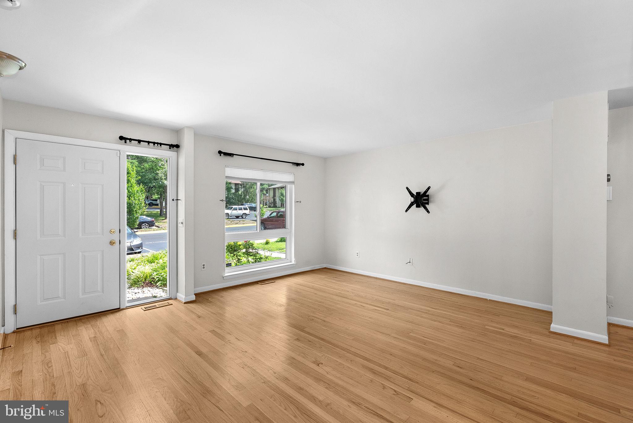 11986 Barrel Cooper Court Reston, VA 20191 - Photo 5 of 45
