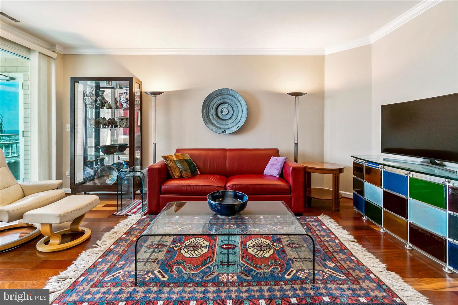 100 Harborview Drive, Unit 2104 Baltimore, MD 21230 - Photo 15 of 39 Living room