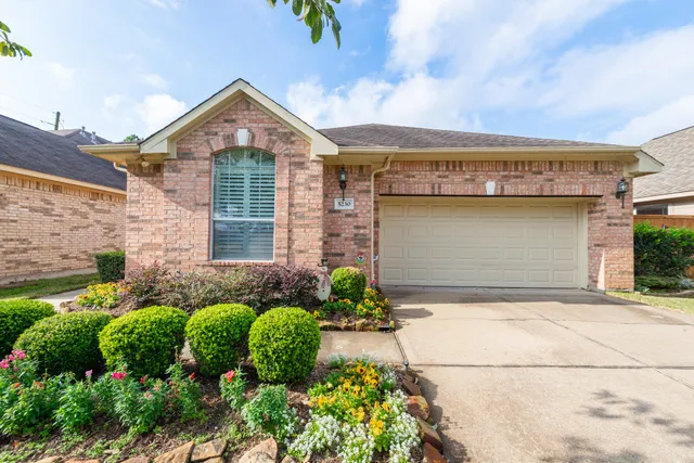 $329,900 | 5230 Sandyfields Lane, Katy, TX 77494