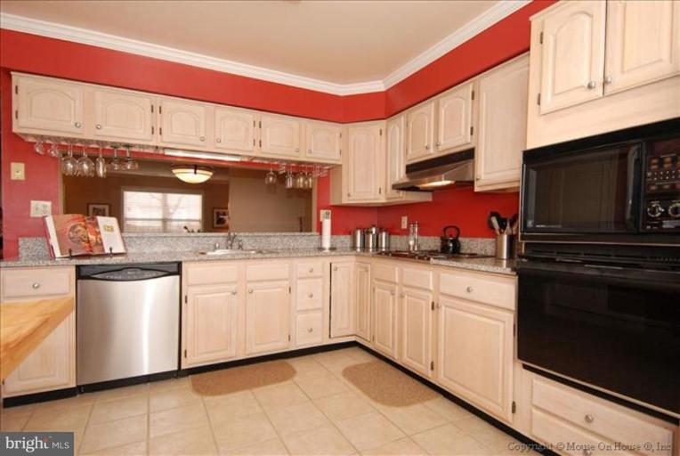 3048 South Glebe Road Arlington, VA 22206 - Photo 3 of 30 Kitchen #2
