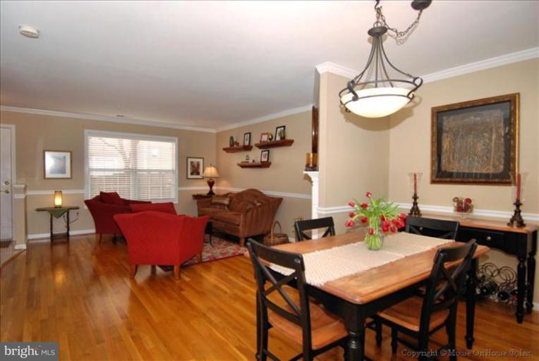 3048 South Glebe Road Arlington, VA 22206 - Photo 8 of 30 Dining Room #2