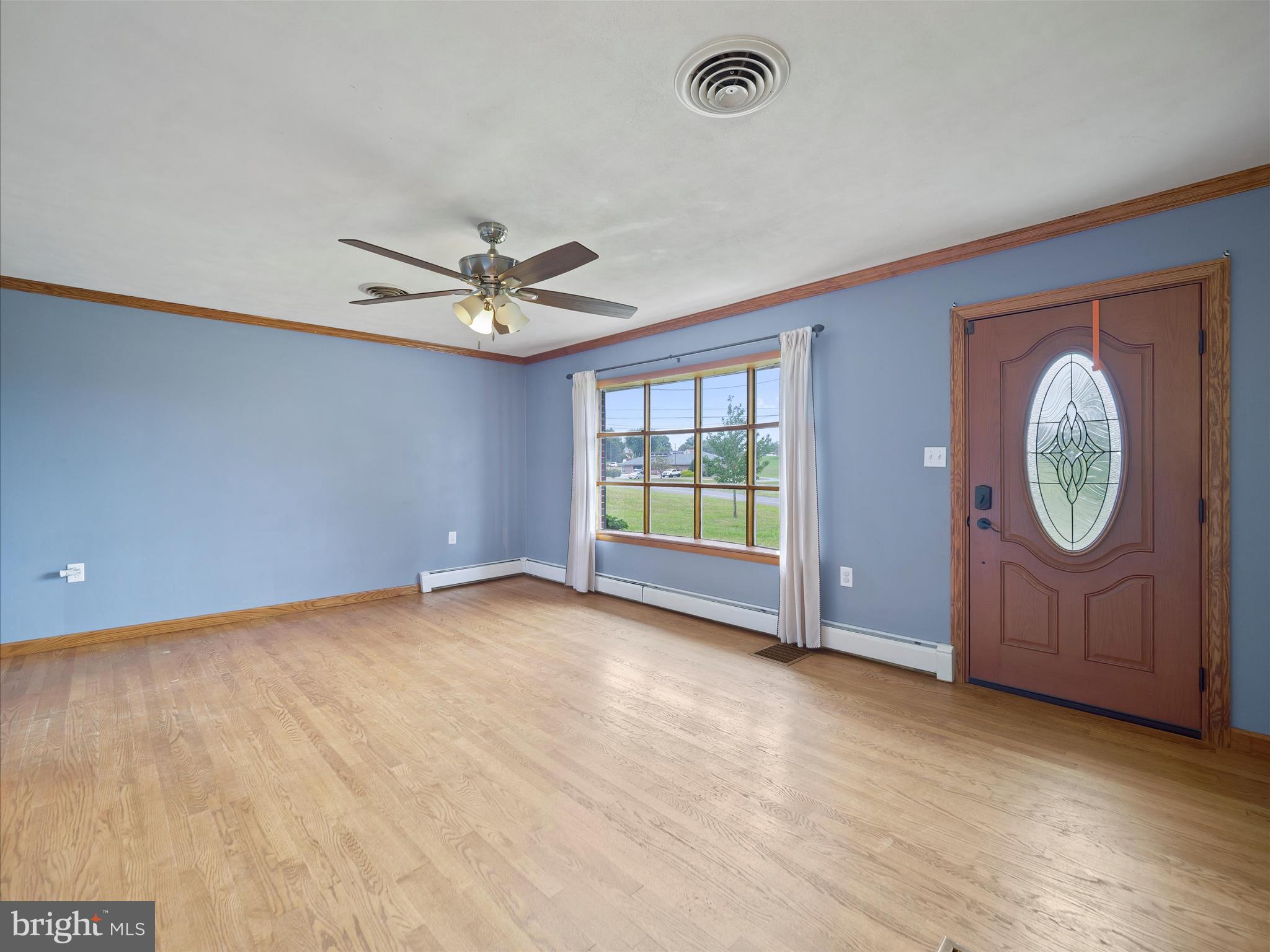 169 School House Road St. Thomas, PA 17252 - Photo 4 of 31 Living Room