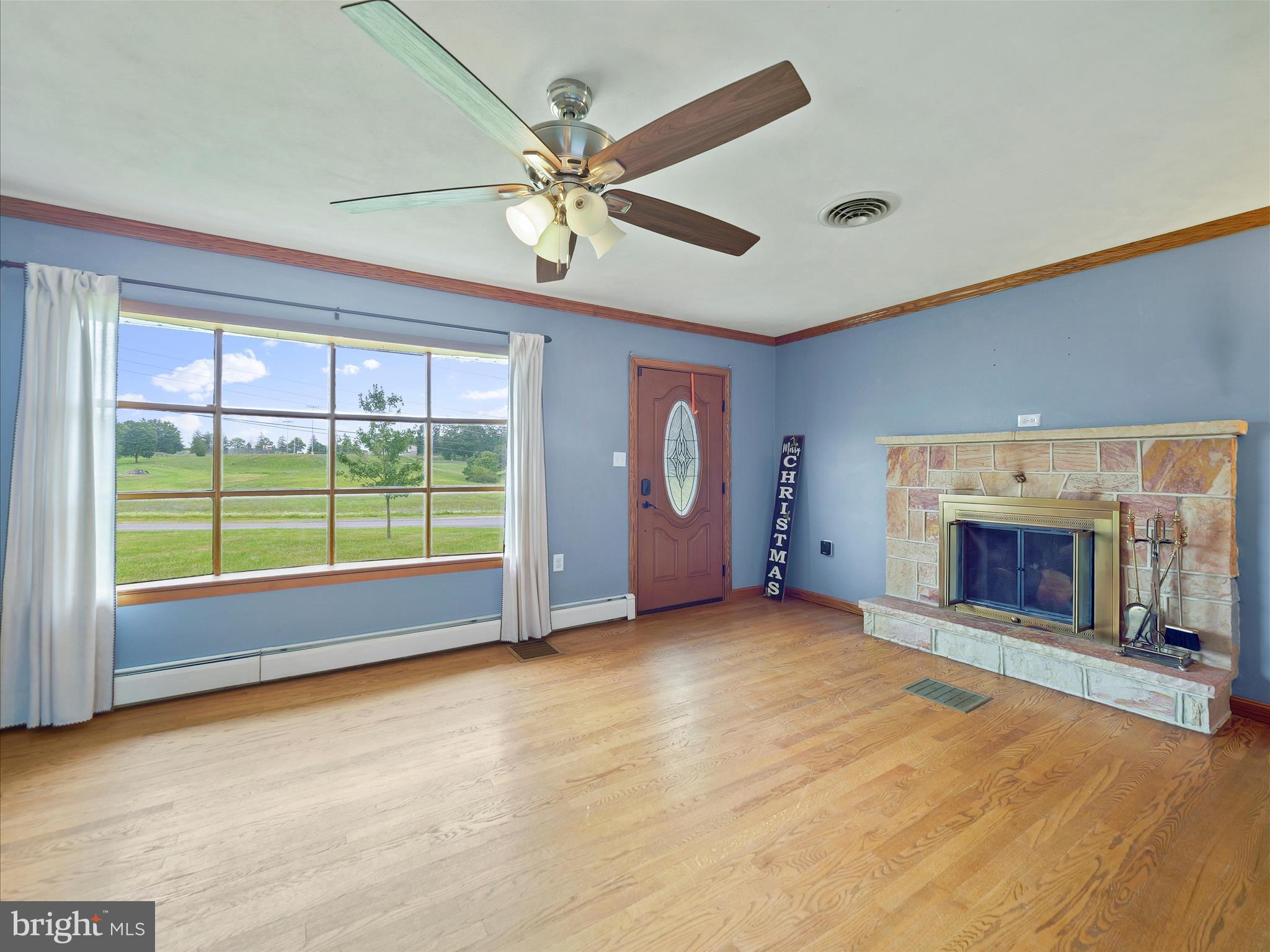 169 School House Road St. Thomas, PA 17252 - Photo 5 of 31 Living Room