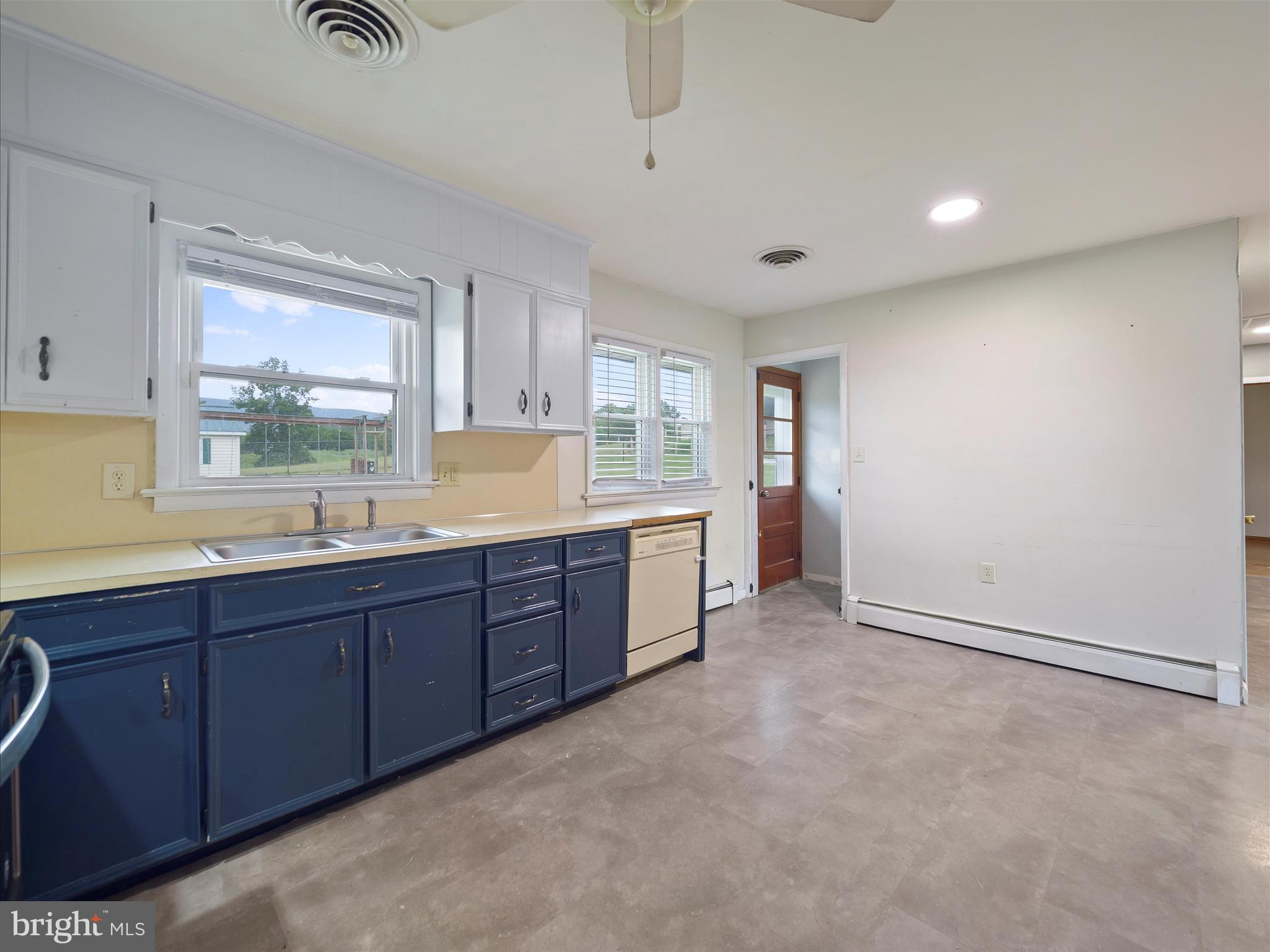 169 School House Road St. Thomas, PA 17252 - Photo 10 of 31 Kitchen