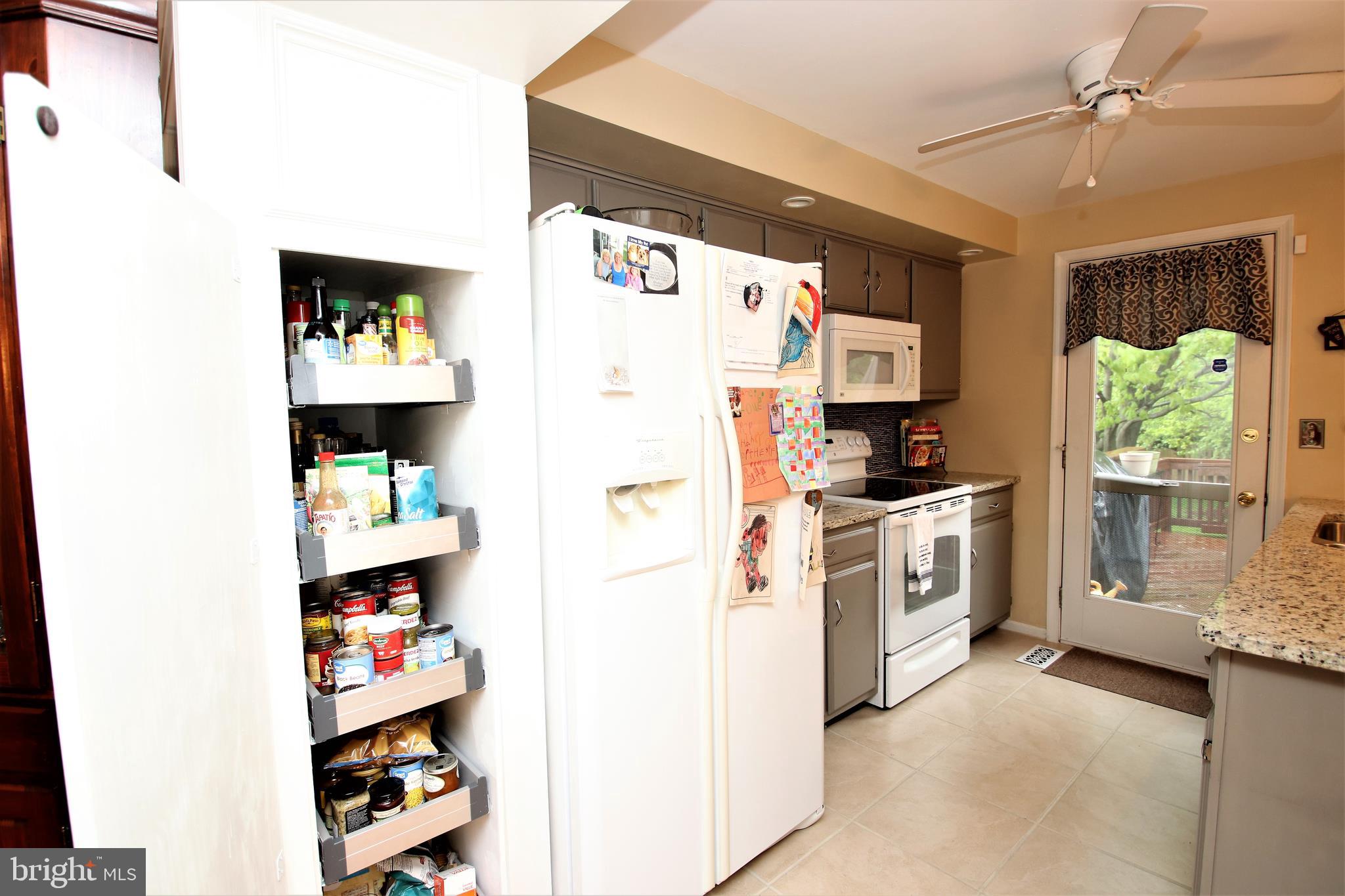 8016 Broken Reed Court Frederick, MD 21701 - Photo 13 of 36 Kitchen