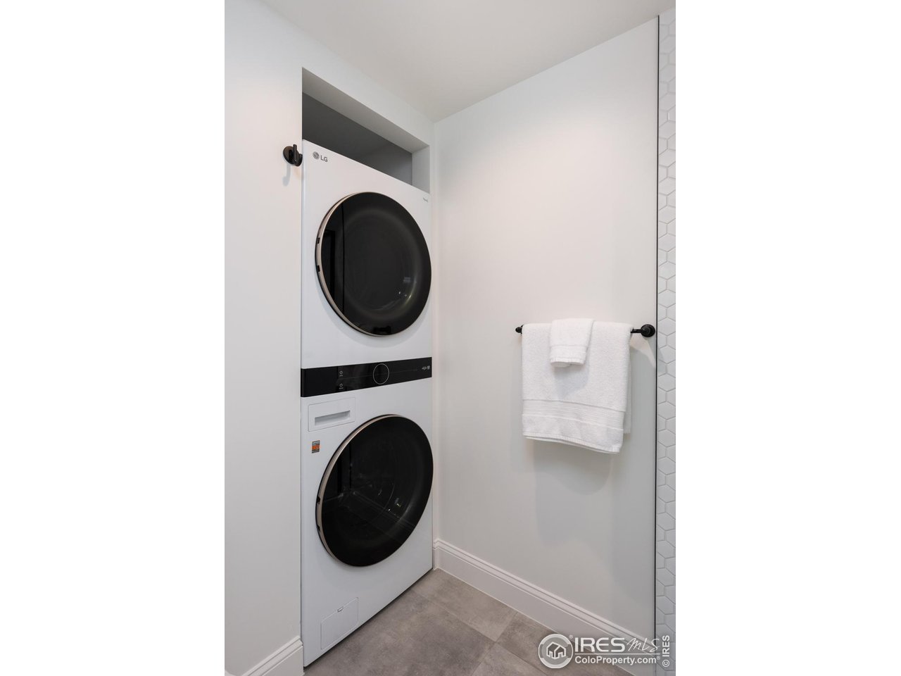 1450 High Street Boulder, CO 80304 - Photo 50 of 50 a close view of a utility room with dryer and washer