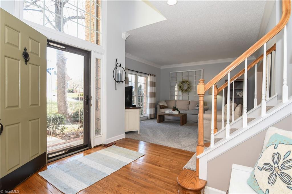 6401 High View Road Greensboro, NC 27410 - Photo 4 of 28 Hardwood floors and neutral paint welcome you HOME!