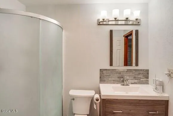 $389,900 | 214 Walnut Lane, Guilderland, NY 12159