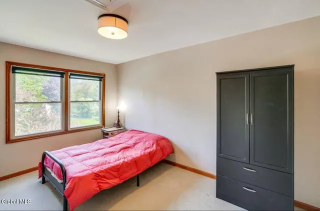 $389,900 | 214 Walnut Lane, Guilderland, NY 12159