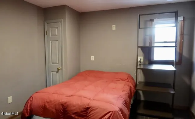 $389,900 | 214 Walnut Lane, Guilderland, NY 12159